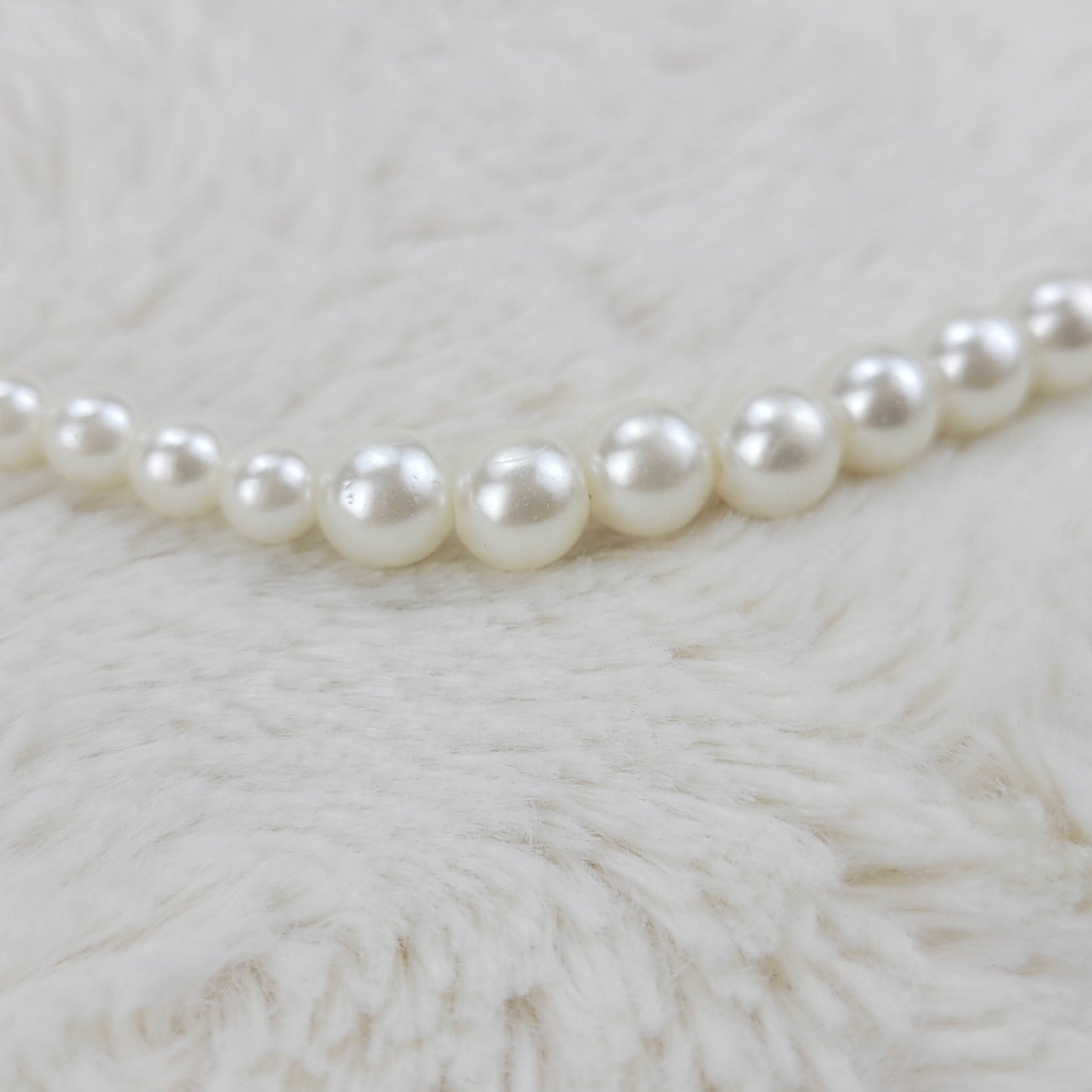 1950's Cosmetic Pearl Single Strand Necklace