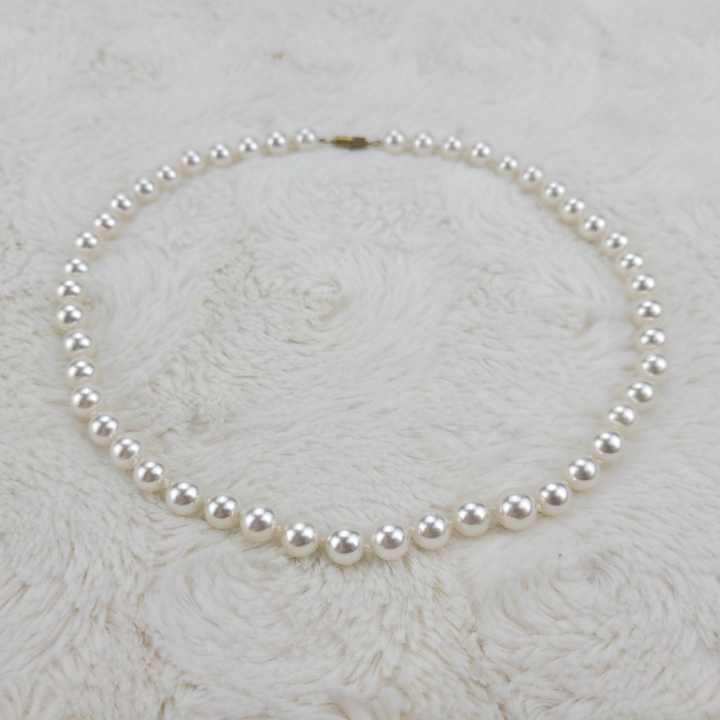 1960's Single Strand White Pearl Bead Necklace