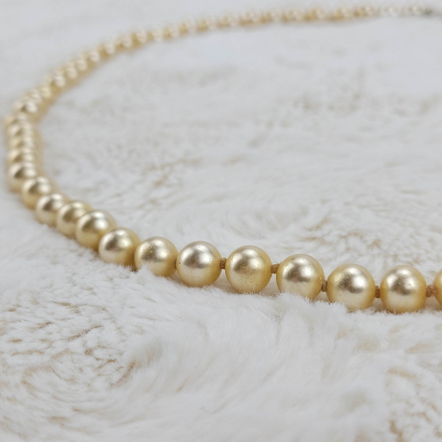 1950's Single Strand Ivory Pearl Bead Necklace