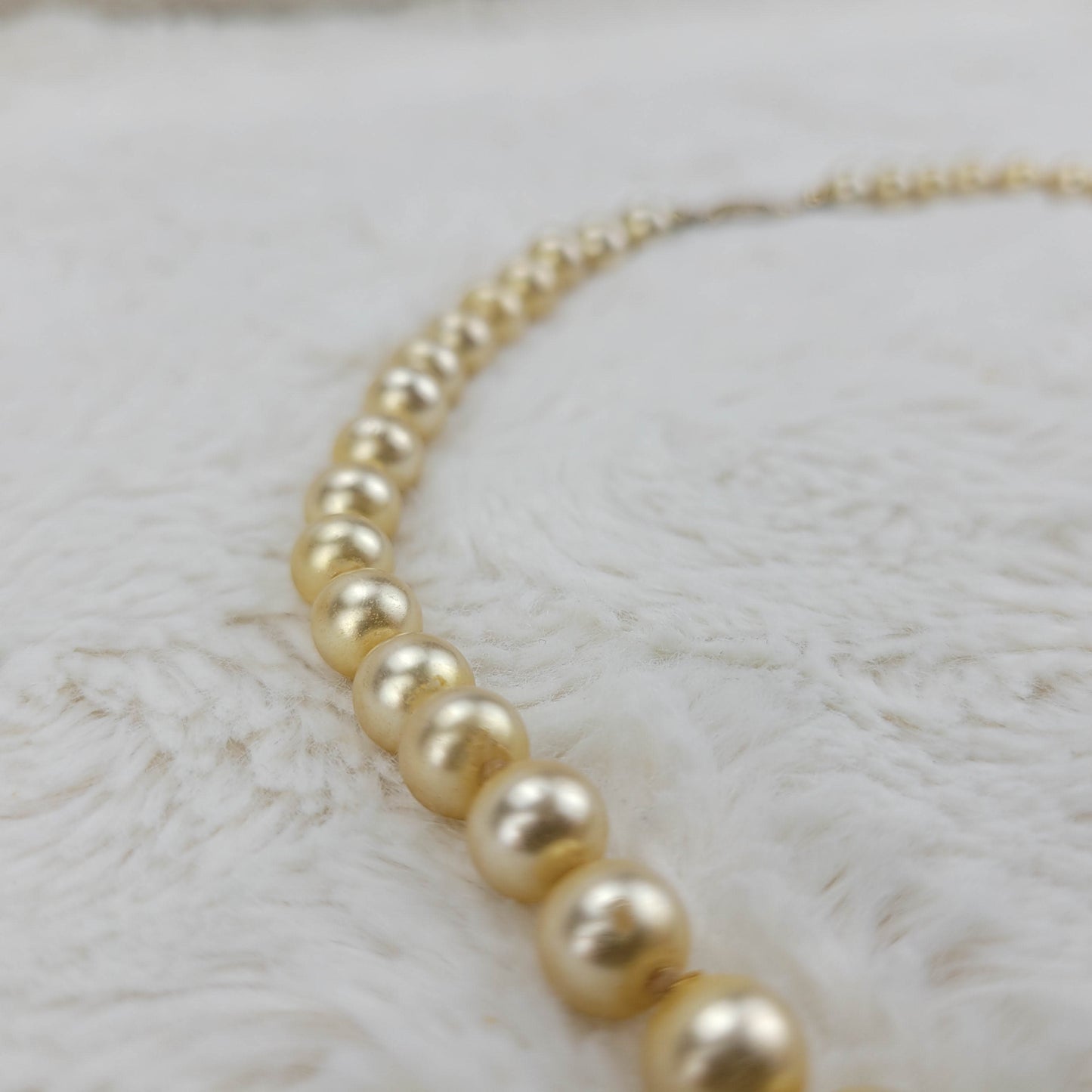 1950's Single Strand Ivory Pearl Bead Necklace