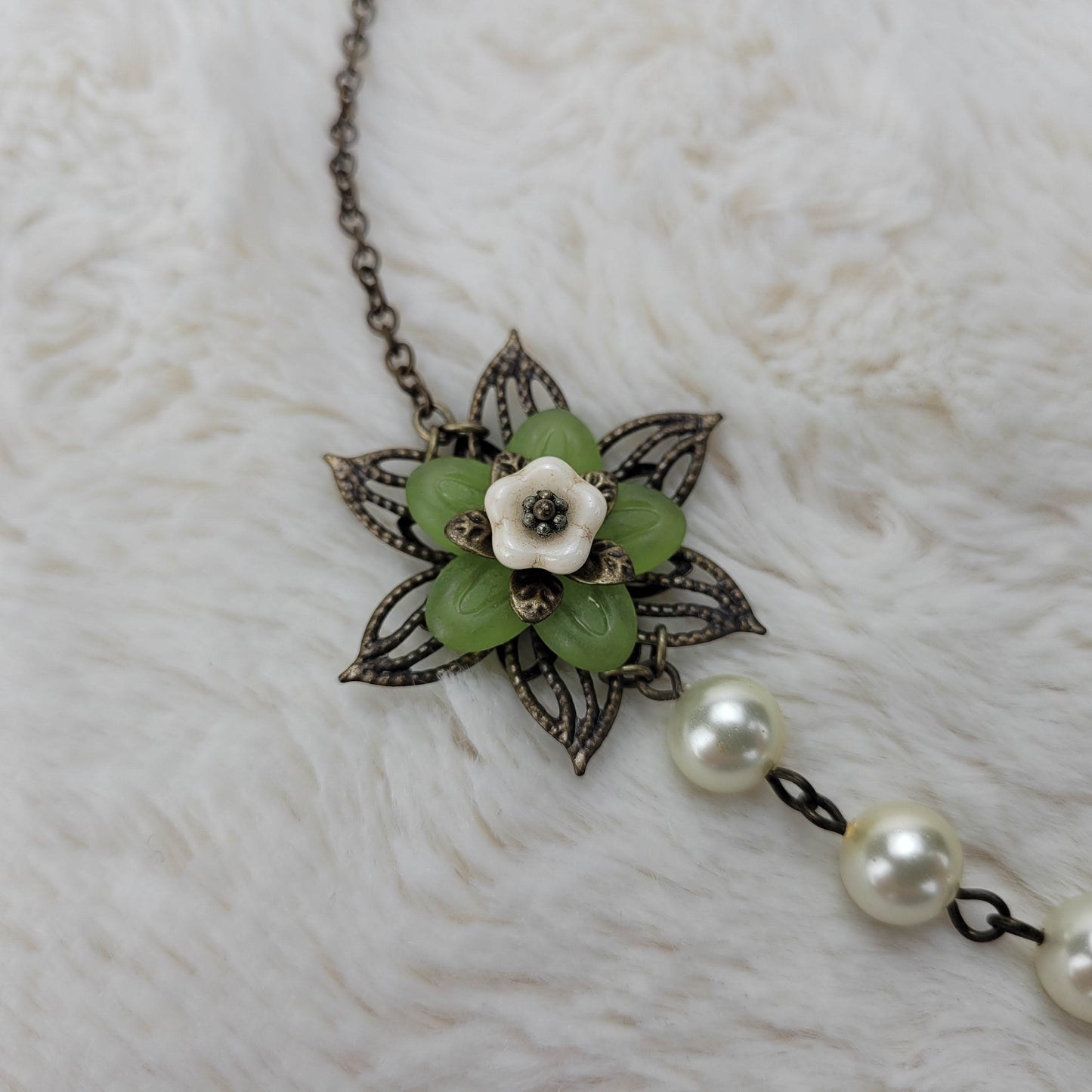 1950's Pearl Bead and Chain Flower Necklace