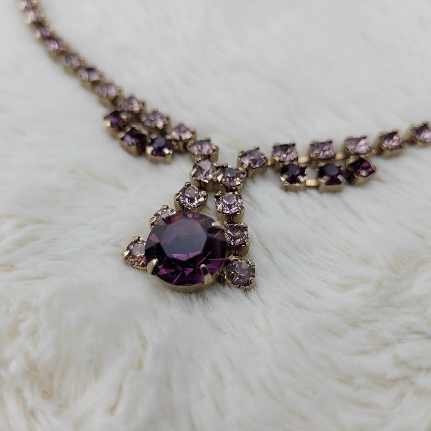 1950's Single Row Purple Rhinestone Rhinestone Pendant Necklace