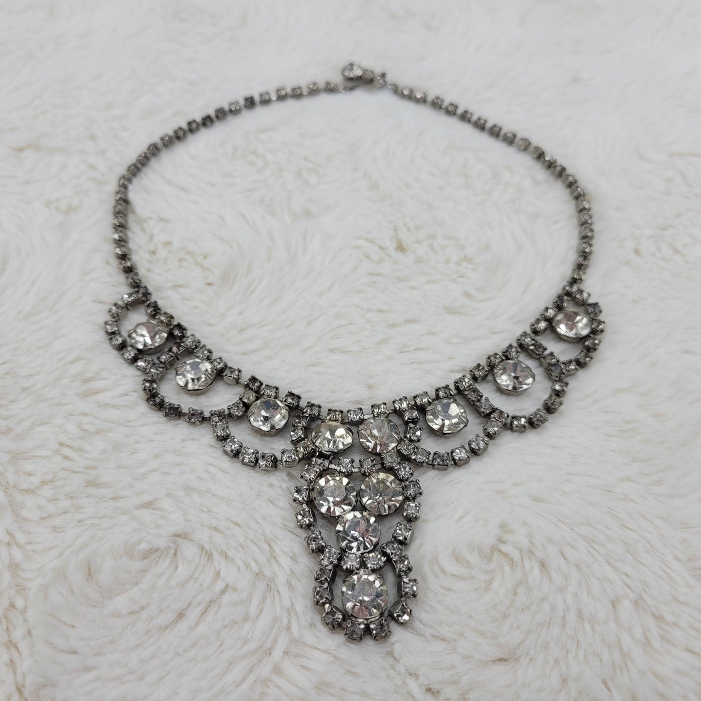 1950's Clear Rhinestone Loopy Drop Circular Necklace