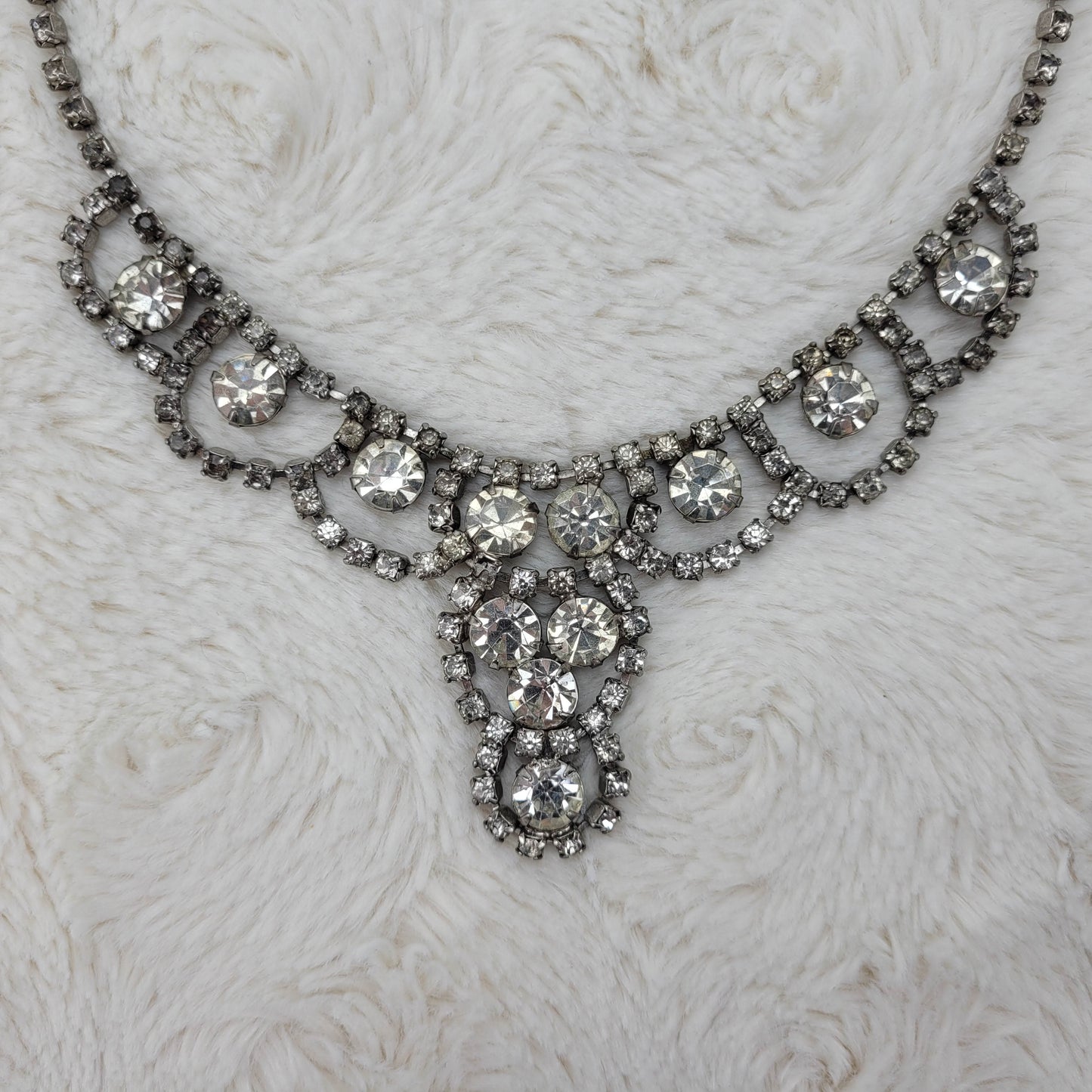 1950's Clear Rhinestone Loopy Drop Circular Necklace