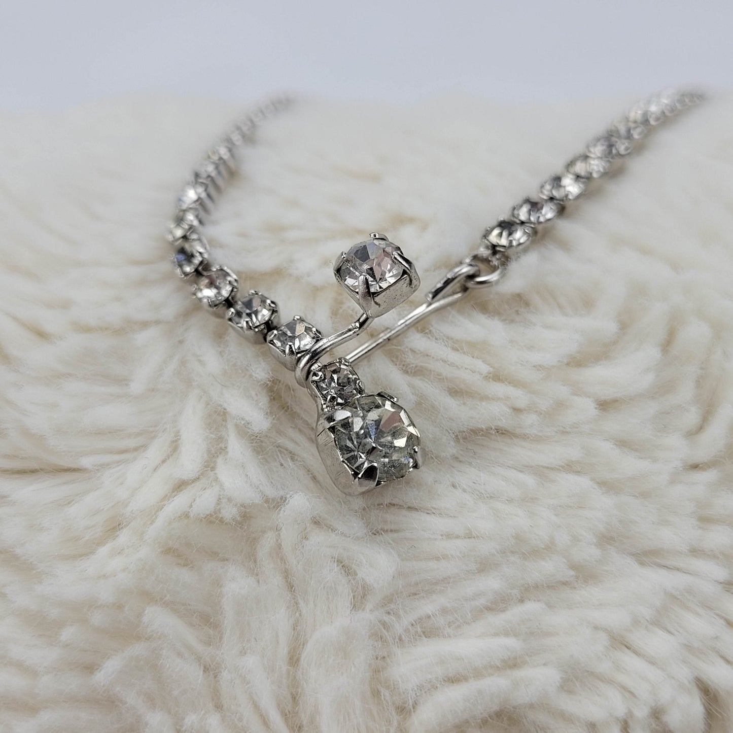 1950's Clear Rhinestone Bow Drop Necklace