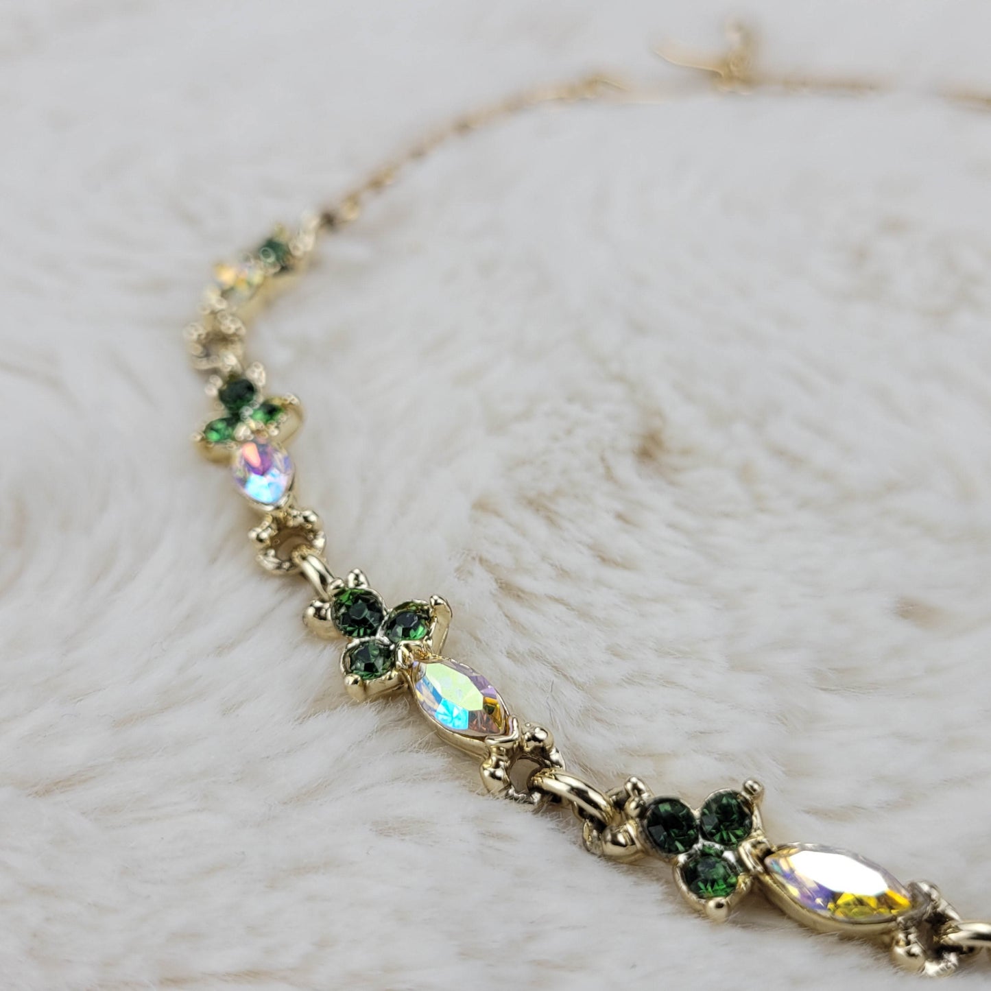 1950's Green and Aurora Borealis Rhinestone Flower Necklace