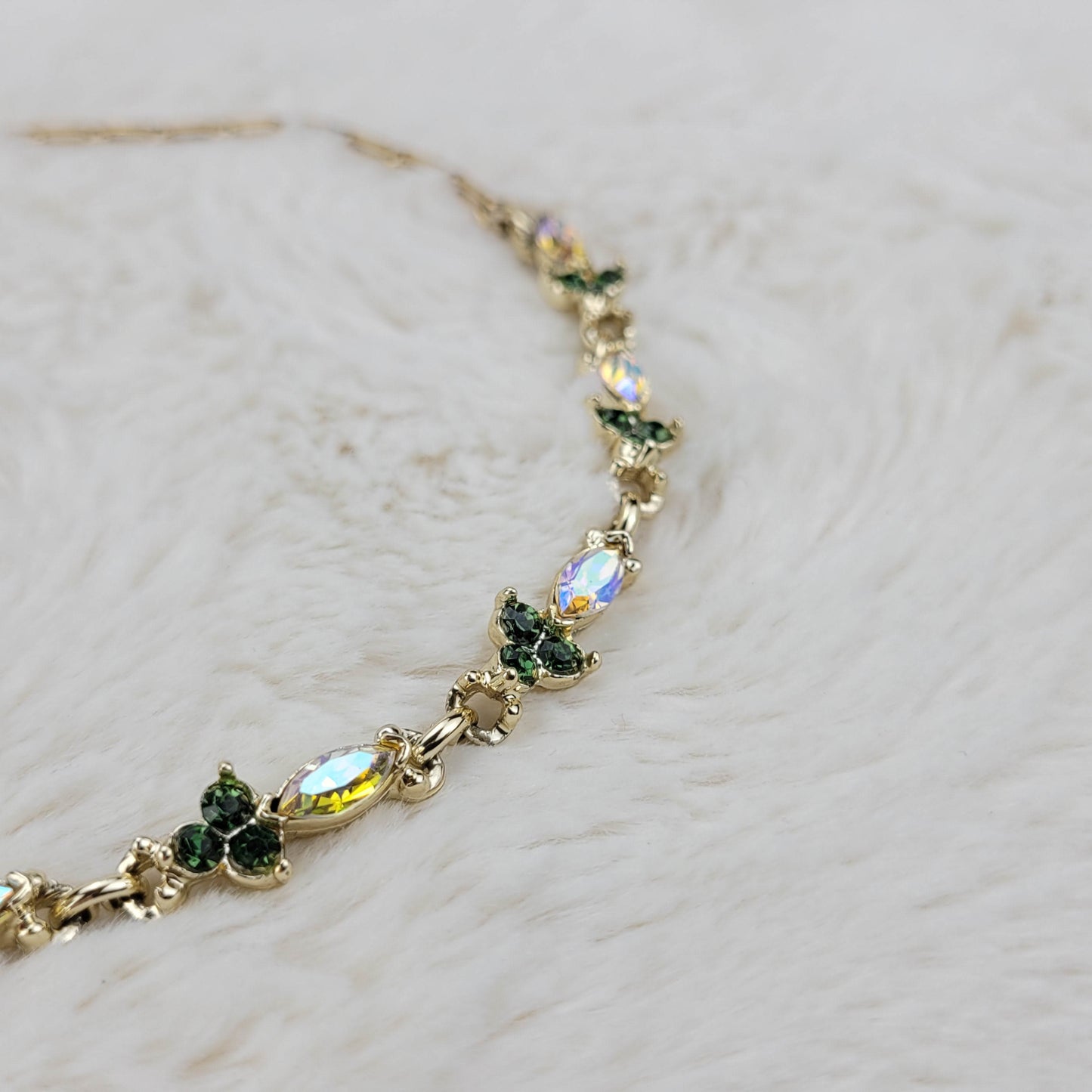 1950's Green and Aurora Borealis Rhinestone Flower Necklace