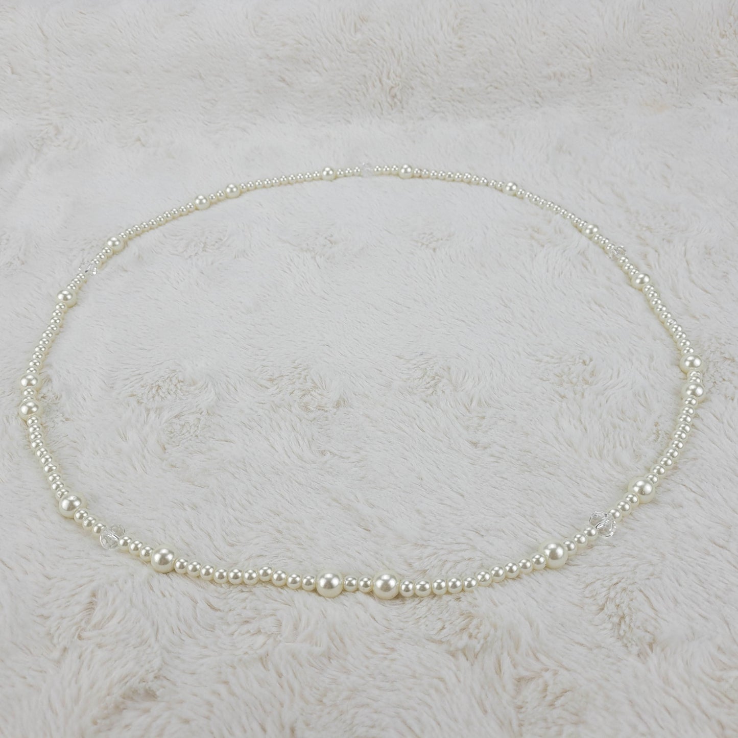 1950s Vintage Necklace with a Single String of Large and Small Alternating Pearl Beads