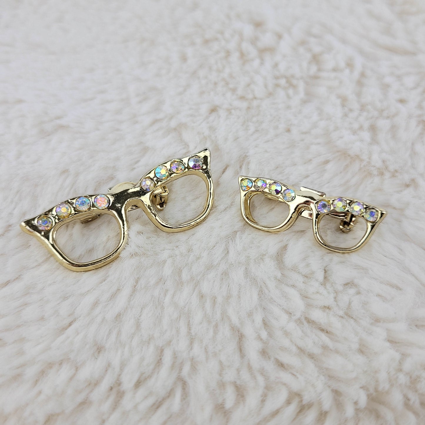 1950's Matching Gold Tone Metal and Aurora Borealis Cat Eye Glasses Pin