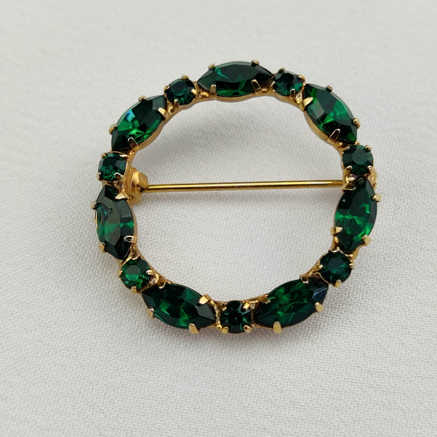 1950's Green Rhinestone Circle Pin