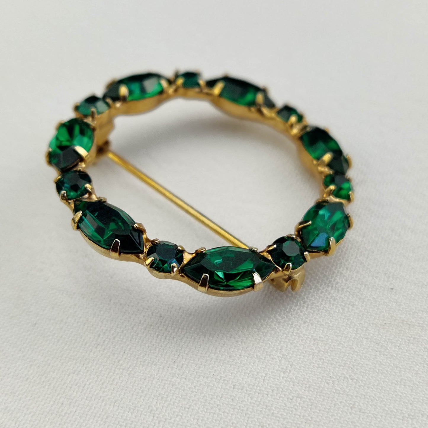 1950's Green Rhinestone Circle Pin