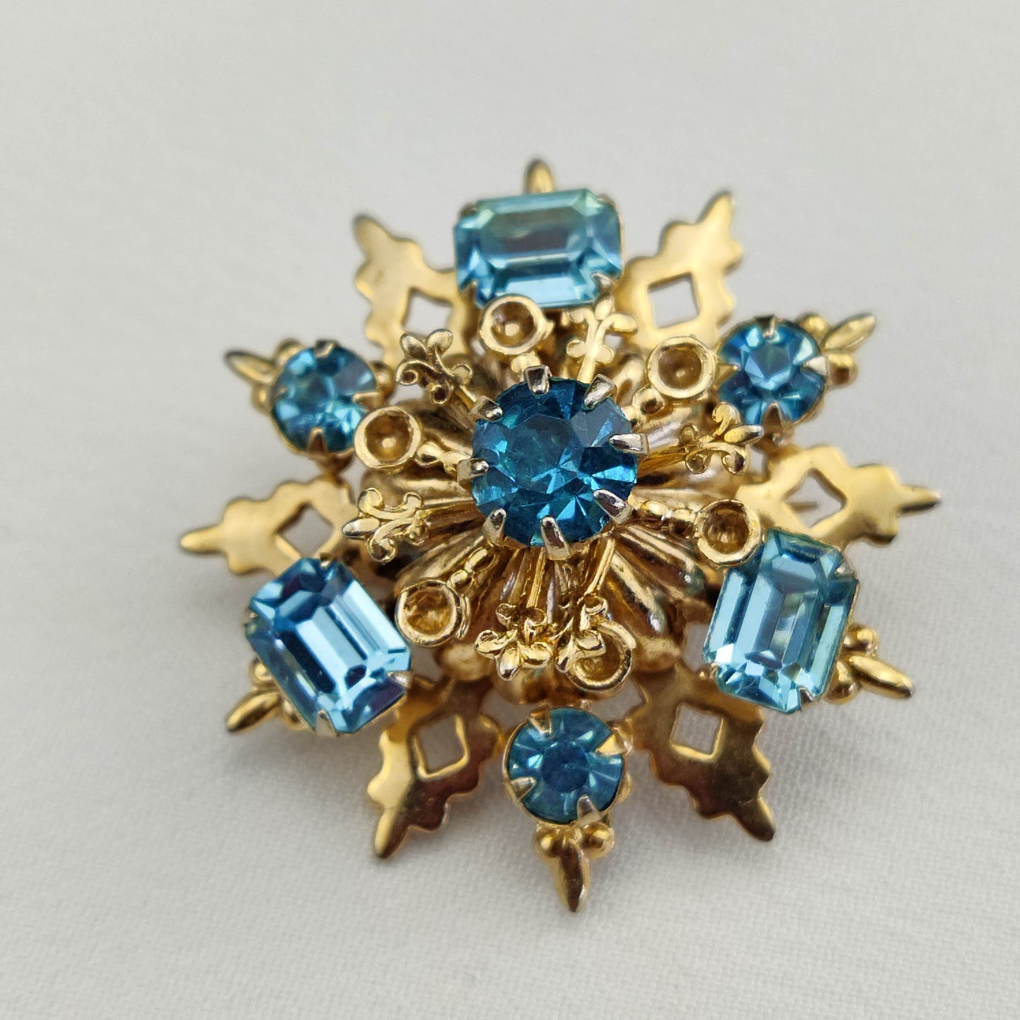 1940's Gold Filigree Blue Rhinestone Star Pin